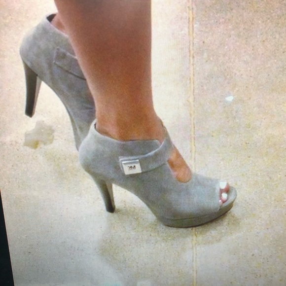 Michael kors peep toe platform pumps - Picture 1 of 6